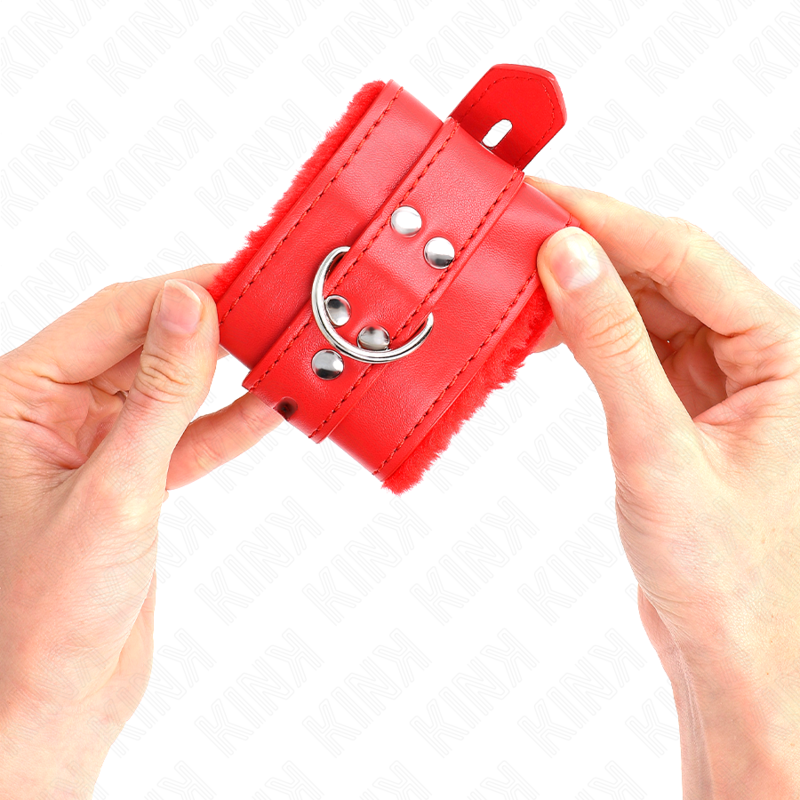 KINK - APPUI-POIGNETS DOUBLÉS DE FOURRURE AVEC TROUS CARRÉS ROUGE ET CEINTURE ROUGE RÉGLABLE 17-29 CM X 6 CM - Sensualia