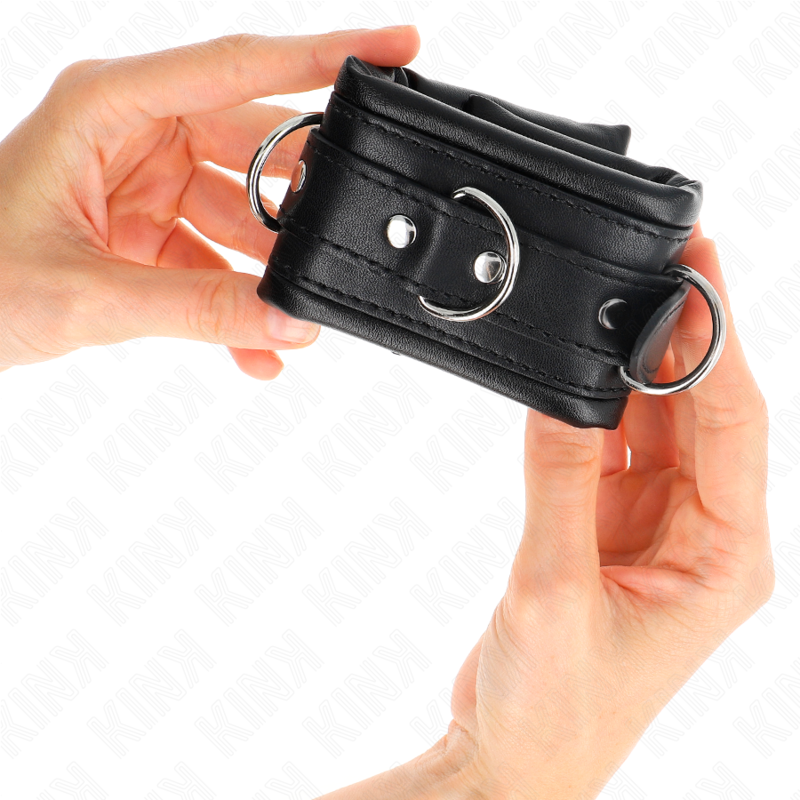 KINK - APPUI-POIGNETS LOURDS DOUBLÉS DE FOURRURE NOIRE RÉGLABLES 20-30 CM X 6 CM - Sensualia