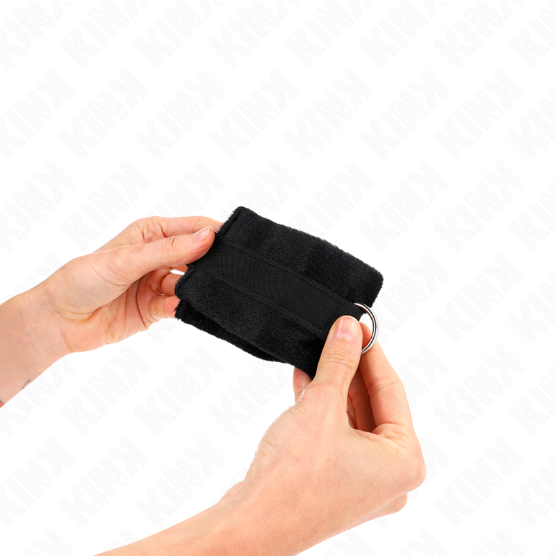 KINK - MANCHETTES DÉBUTANT EN FOURRURE NOIR 30 X 7 CM - Sensualia